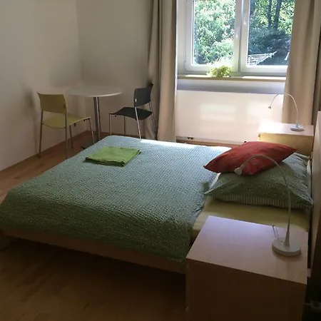 Na Farkane Homestay Prague